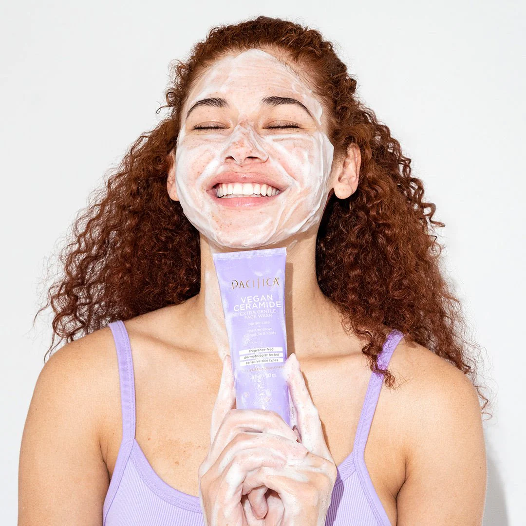 Vegan Ceramide Extra Gentle Face Wash Mini - Image 3